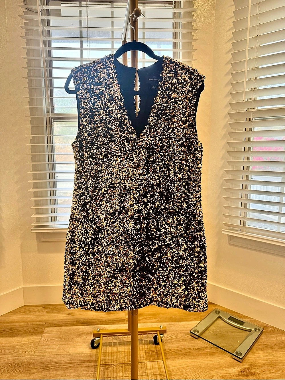 Banana Republic Factory Sequin Mini Dress in Black & Gold Size Medium Like New